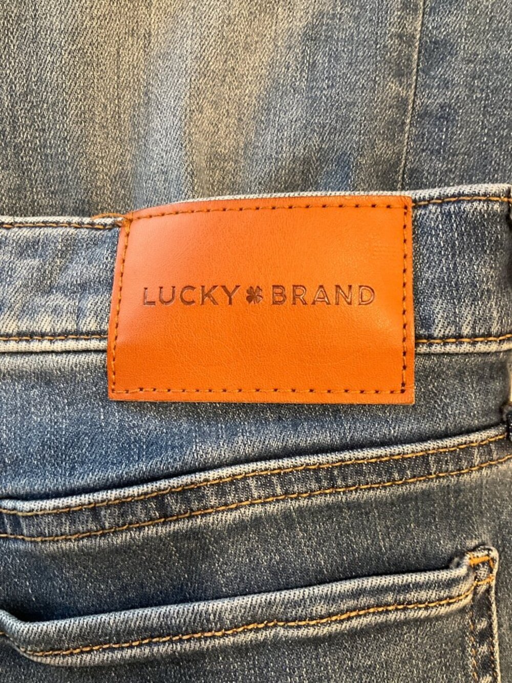 Lucky Brand size 4 (27) Sweet Mid-rise Bootcut Jeans Excellent condition - Picture 8 of 9